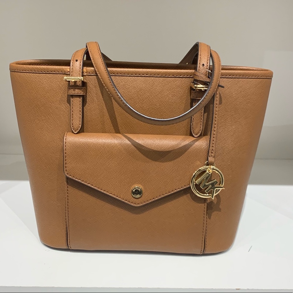 Michael Kors Jet Set Item Tote in luggage